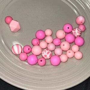 30 Pink Bead Set